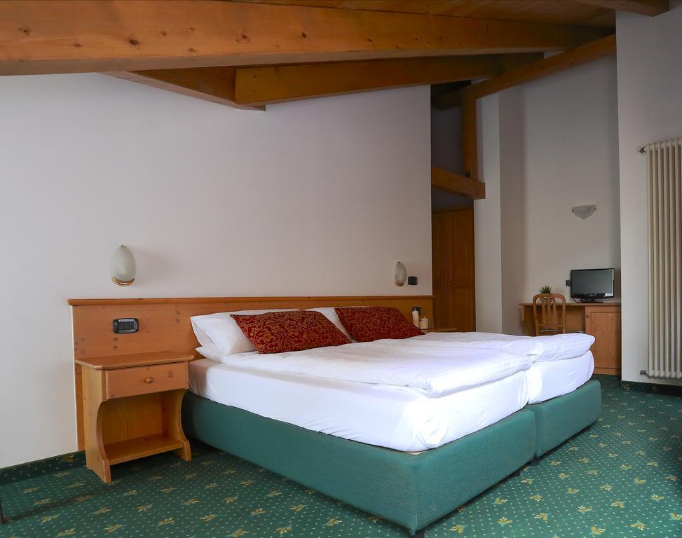 Alp Hotel Dolomiti Dimaro Exterior foto